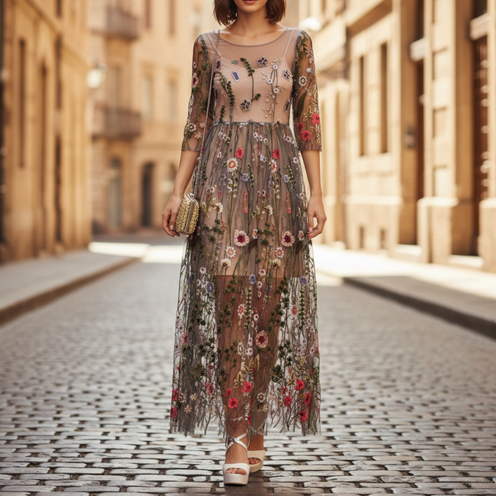 Robe longue en filet brodée pour femme